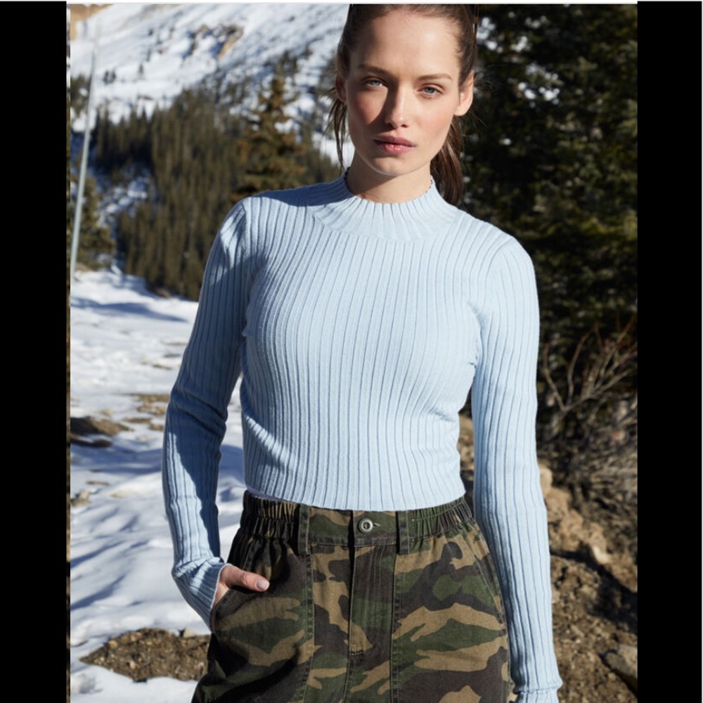 Kendall & Kylie Basic Mock Neck Sweater